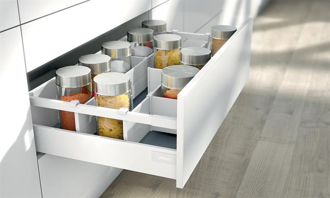 Antaro D-Height with Single Gallery Rail